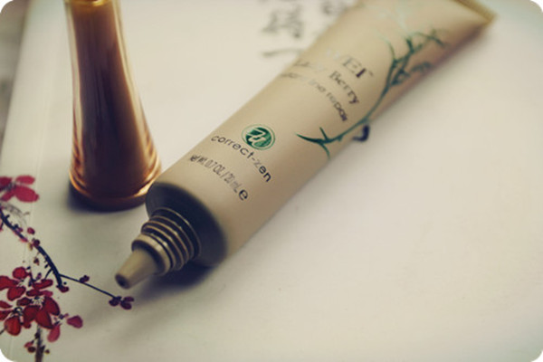 蔚藍(lán)之美禪正多肽填皺泥好用嗎 蔚藍(lán)之美禪正多肽填皺泥質(zhì)地如何 蔚藍(lán)之美禪正多肽填皺泥好用嗎 蔚藍(lán)之美禪正多肽填皺泥質(zhì)地如何