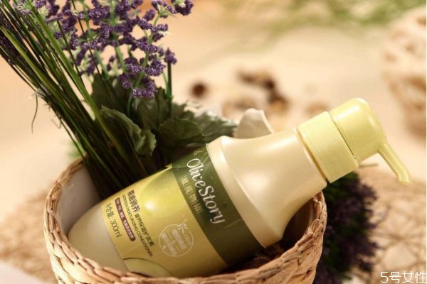 果酸護理頭發(fā)有什么效果 果酸護發(fā)和拉直的區(qū)別 果酸護理頭發(fā)有什么效果 果酸護發(fā)和拉直的區(qū)別