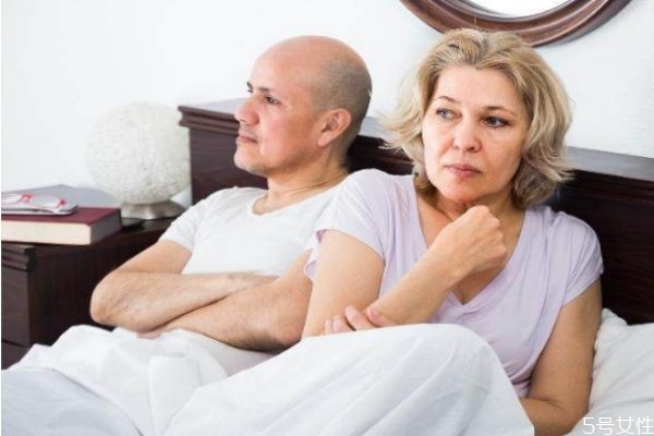 夫妻冷戰(zhàn)多久可以離婚 這4種表現(xiàn)離婚就不遠了