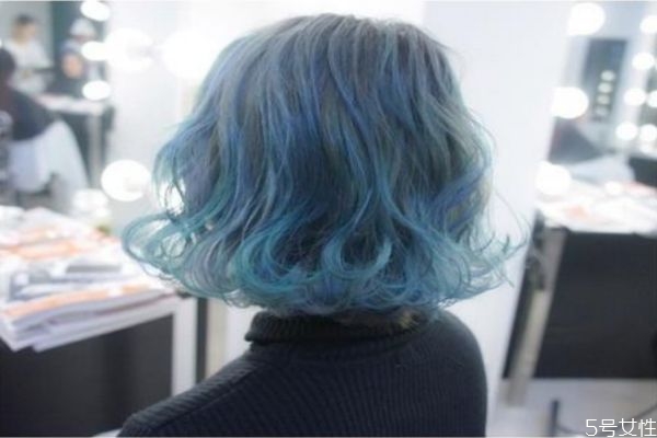 果酸護理頭發(fā)有什么效果 果酸護發(fā)和拉直的區(qū)別 果酸護理頭發(fā)有什么效果 果酸護發(fā)和拉直的區(qū)別