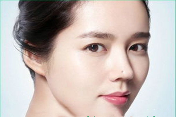 ?無(wú)痕去眼袋真的無(wú)痕嗎 無(wú)痕去眼袋術(shù)前注意事項(xiàng) ? ?無(wú)痕去眼袋真的無(wú)痕嗎 無(wú)痕去眼袋術(shù)前注意事項(xiàng) ?