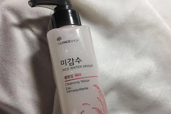 菲詩小鋪卸妝水刺激嗎 菲詩小鋪卸妝水好用嗎 菲詩小鋪卸妝水刺激嗎 菲詩小鋪卸妝水好用嗎