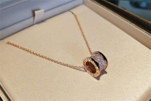 寶格麗小蠻腰真假辨認(rèn) 寶格麗小蠻腰怎么看真假 寶格麗小蠻腰真假辨認(rèn) 寶格麗小蠻腰怎么看真假