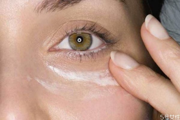 皮膚管理能改善皮膚嗎 皮膚缺水的三大原因 皮膚管理能改善皮膚嗎 皮膚缺水的三大原因