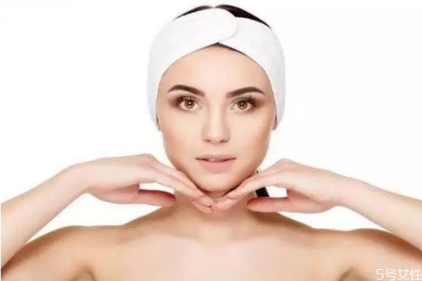 怎么才能給肌膚補水 如何保濕補水效果最好 怎么才能給肌膚補水 如何保濕補水效果最好