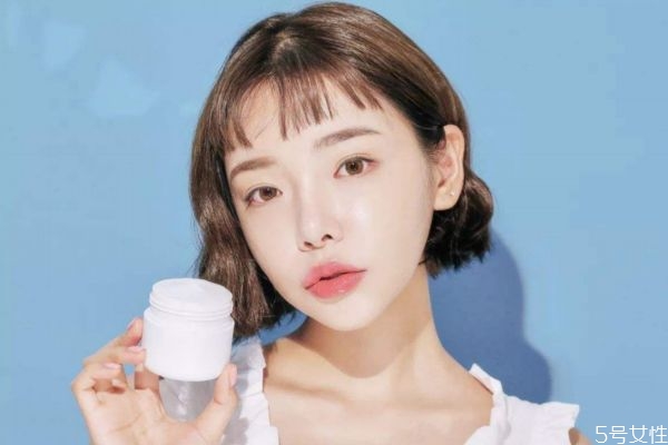 額頭毛孔粗大怎么改善 如何改善皮膚粗糙毛孔大沒(méi)有光澤