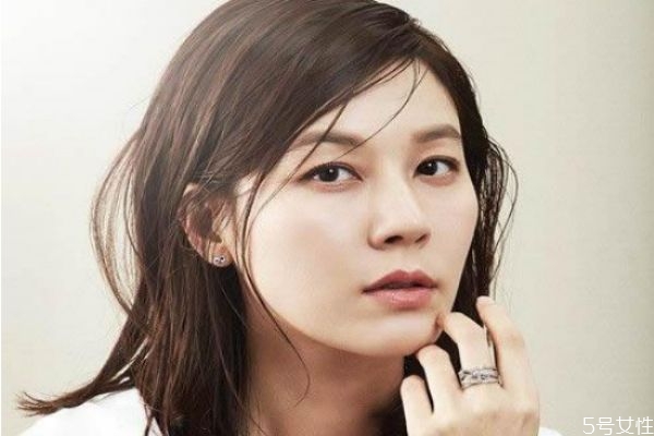 額頭毛孔粗大怎么改善 如何改善皮膚粗糙毛孔大沒(méi)有光澤