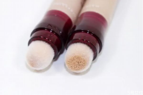 不涂粉底只遮瑕可以嗎 不用粉底單獨(dú)用遮瑕可以嗎 不涂粉底只遮瑕可以嗎 不用粉底單獨(dú)用遮瑕可以嗎