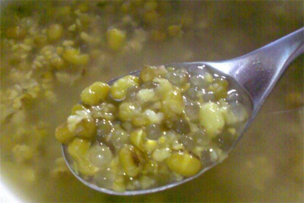 綠豆湯可以降血壓嗎 高血壓能喝綠豆湯嗎 綠豆湯可以降血壓嗎 高血壓能喝綠豆湯嗎