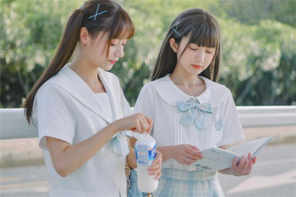 jk領(lǐng)結(jié)怎么系上去 jk領(lǐng)結(jié)怎么戴 jk領(lǐng)結(jié)怎么系上去 jk領(lǐng)結(jié)怎么戴