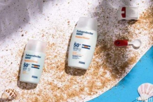 先涂隔離霜還是先用防曬霜 隔離和防曬哪個先涂 先涂隔離霜還是先用防曬霜 隔離和防曬哪個先涂