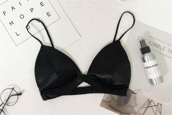 美背內(nèi)衣適合穿什么衣服 美背內(nèi)衣適合什么年齡 美背內(nèi)衣適合穿什么衣服 美背內(nèi)衣適合什么年齡