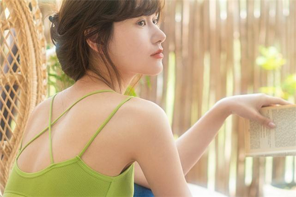 美背內(nèi)衣適合穿什么衣服 美背內(nèi)衣適合什么年齡 美背內(nèi)衣適合穿什么衣服 美背內(nèi)衣適合什么年齡