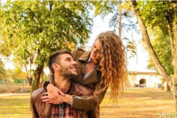 讓愛的人寒心了怎么挽回 如何挽回一個(gè)對你死心的人 讓愛的人寒心了怎么挽回 如何挽回一個(gè)對你死心的人