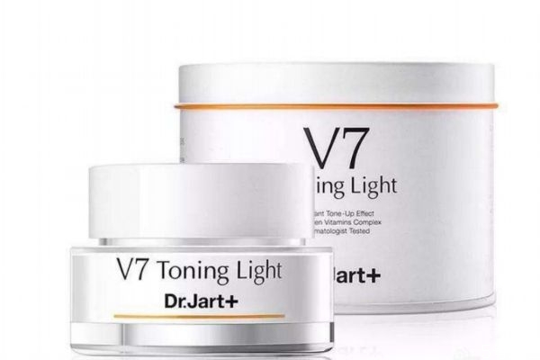 為什么素顏霜擦不均勻 怎樣抹素顏霜看起來(lái)自然 為什么素顏霜擦不均勻 怎樣抹素顏霜看起來(lái)自然