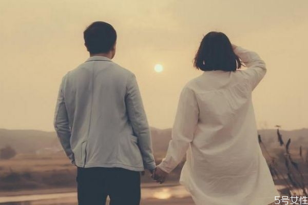 懷疑老公外面有人怎么辦 發(fā)現(xiàn)老公有外遇應(yīng)該怎么處理 懷疑老公外面有人怎么辦 發(fā)現(xiàn)老公有外遇應(yīng)該怎么處理