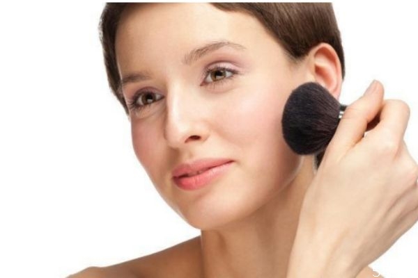 為什么別人化妝很光滑 化妝細(xì)膩光滑的小竅門 為什么別人化妝很光滑 化妝細(xì)膩光滑的小竅門