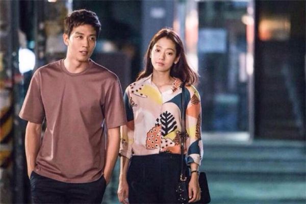 發(fā)現(xiàn)老公出軌要裝傻嗎 發(fā)現(xiàn)老公出軌要離婚嗎 發(fā)現(xiàn)老公出軌要裝傻嗎 發(fā)現(xiàn)老公出軌要離婚嗎