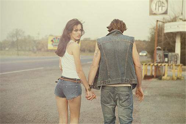 出軌男人的幾種表現(xiàn) 出軌男人回歸家庭后的心理 出軌男人的幾種表現(xiàn) 出軌男人回歸家庭后的心理