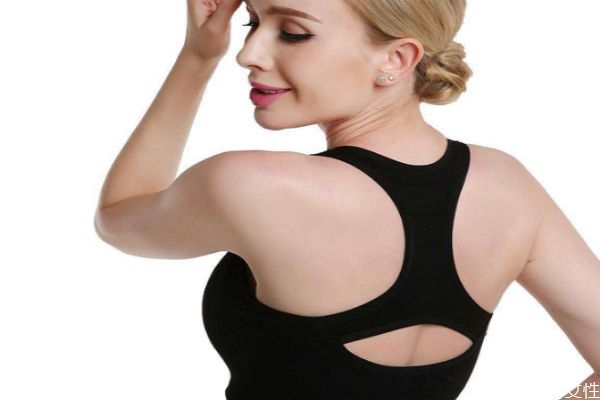 運(yùn)動(dòng)內(nèi)衣是直接穿嗎 運(yùn)動(dòng)內(nèi)衣會(huì)顯胸小嗎 運(yùn)動(dòng)內(nèi)衣是直接穿嗎 運(yùn)動(dòng)內(nèi)衣會(huì)顯胸小嗎