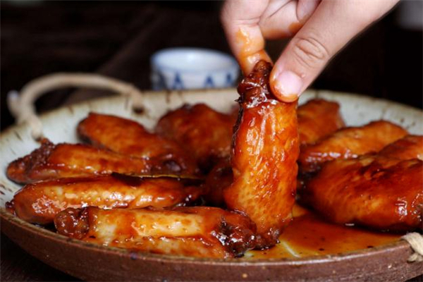 可樂雞翅放多少可樂 可樂雞翅能放辣椒嗎 可樂雞翅放多少可樂 可樂雞翅能放辣椒嗎