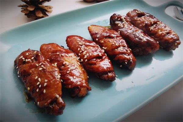 可樂雞翅放多少可樂 可樂雞翅能放辣椒嗎 可樂雞翅放多少可樂 可樂雞翅能放辣椒嗎