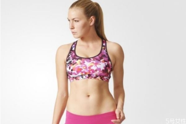 運動內衣怎么穿不費勁 運動內衣外面穿什么好看 運動內衣怎么穿不費勁 運動內衣外面穿什么好看