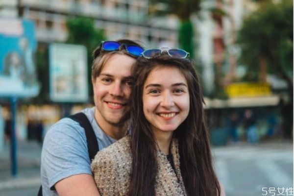 男人把你當(dāng)女朋友的表現(xiàn) 男生眼中的確定關(guān)系 男人把你當(dāng)女朋友的表現(xiàn) 男生眼中的確定關(guān)系