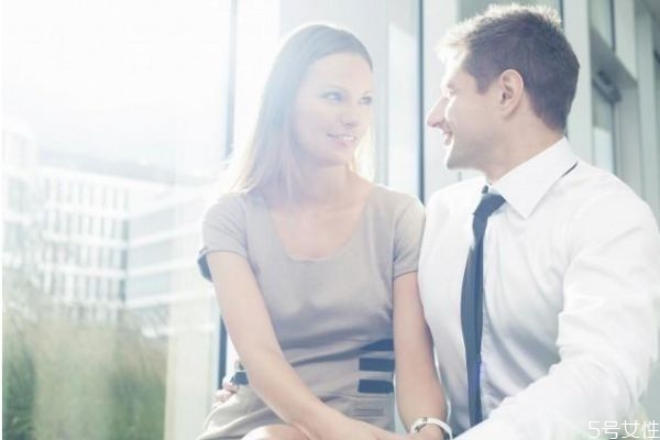 老公堅(jiān)持離婚該如何挽回 老公要離婚怎么挽回他 老公堅(jiān)持離婚該如何挽回 老公要離婚怎么挽回他