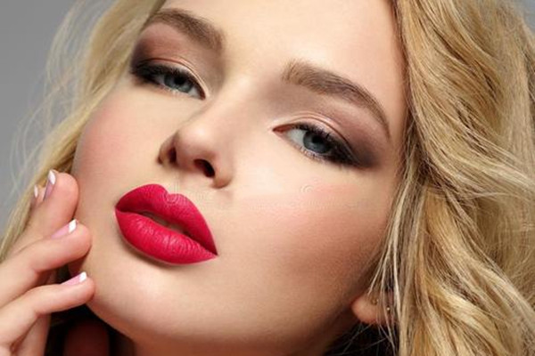 注射膠原蛋白豐唇有效果嗎 注射膠原蛋白豐唇維持的時間長嗎 注射膠原蛋白豐唇有效果嗎 注射膠原蛋白豐唇維持的時間長嗎