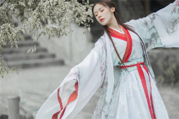 漢服裙子怎么系 漢服裙子腰帶系法 漢服裙子怎么系 漢服裙子腰帶系法