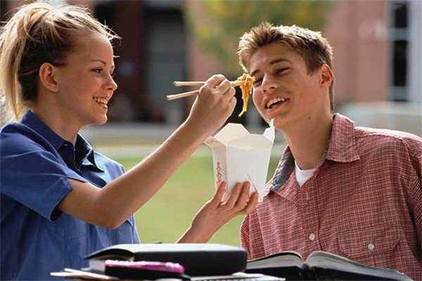 前男友回頭要不要接受 和前任復合后怎么相處 前男友回頭要不要接受 和前任復合后怎么相處