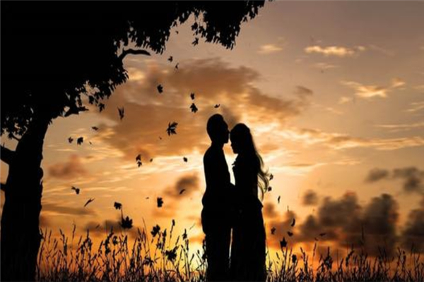 前任回頭的心理特點(diǎn) 前任會(huì)回頭找你的表現(xiàn) 前任回頭的心理特點(diǎn) 前任會(huì)回頭找你的表現(xiàn)