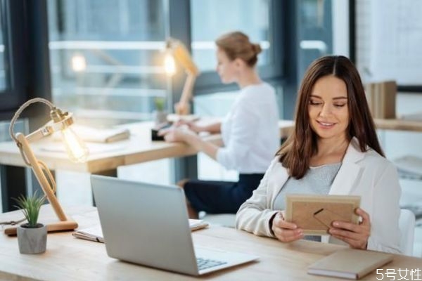 婚外情斷聯(lián)多久會(huì)復(fù)燃 出軌后如何修復(fù)夫妻感情 婚外情斷聯(lián)多久會(huì)復(fù)燃 出軌后如何修復(fù)夫妻感情