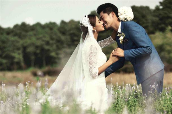 想一個男生要不要告訴他 想一個男生怎么告訴他