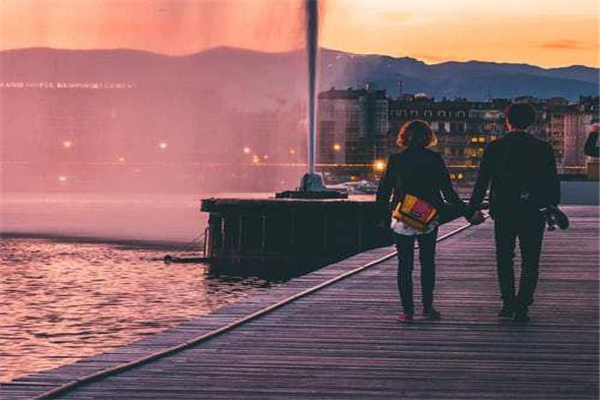 永遠(yuǎn)不要問(wèn)男人的三句話 怎樣讓男人越來(lái)越離不開(kāi)你 永遠(yuǎn)不要問(wèn)男人的三句話 怎樣讓男人越來(lái)越離不開(kāi)你