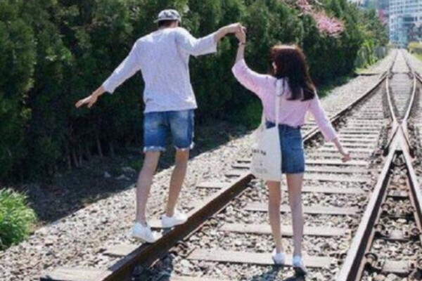 鬧離婚冷戰(zhàn)要注意什么 鬧離婚冷戰(zhàn)怎么溝通啊 鬧離婚冷戰(zhàn)要注意什么 鬧離婚冷戰(zhàn)怎么溝通啊