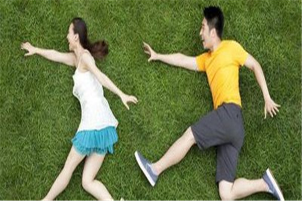 男生追女生該如何表現(xiàn) 面對(duì)喜歡的人的禁忌 男生追女生該如何表現(xiàn) 面對(duì)喜歡的人的禁忌