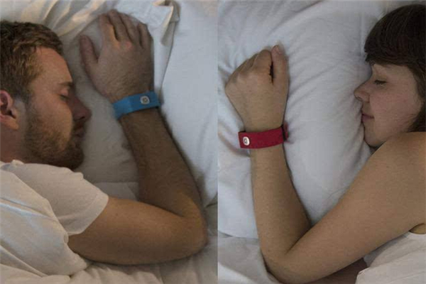 異地戀最關(guān)鍵的三件事 異地感情升溫的小妙招 異地戀最關(guān)鍵的三件事 異地感情升溫的小妙招