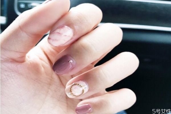 亮油可以當?shù)子陀脝?亮油怎么用 亮油可以當?shù)子陀脝?亮油怎么用