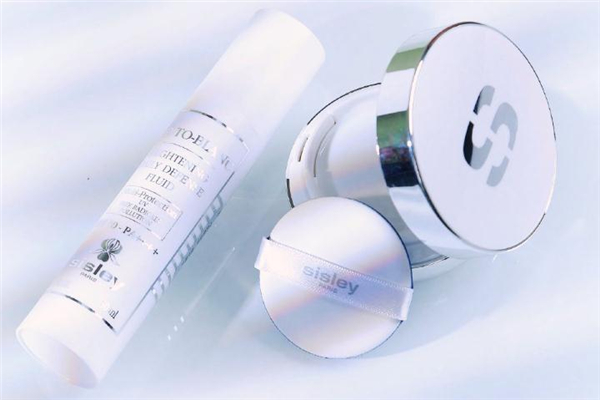 希思黎追光氣墊適合什么膚質 希思黎追光氣墊會假白嗎 希思黎追光氣墊適合什么膚質 希思黎追光氣墊會假白嗎