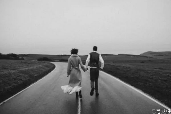 男生被甩以后會難受嗎 男生被甩后的普遍心理 男生被甩以后會難受嗎 男生被甩后的普遍心理