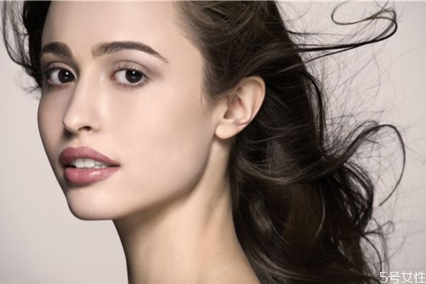 染發(fā)后一出汗就掉色怎么辦 染發(fā)多久可以洗掉 染發(fā)后一出汗就掉色怎么辦 染發(fā)多久可以洗掉