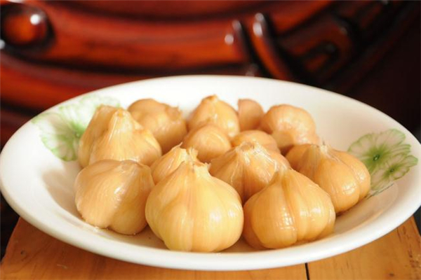 糖蒜腌多久可以吃 糖蒜腌酸了怎么補(bǔ)救 糖蒜腌多久可以吃 糖蒜腌酸了怎么補(bǔ)救