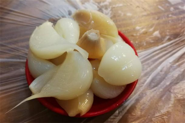 糖蒜腌多久可以吃 糖蒜腌酸了怎么補(bǔ)救 糖蒜腌多久可以吃 糖蒜腌酸了怎么補(bǔ)救