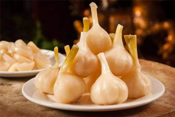 糖蒜的腌制方法 糖蒜怎么做好吃 糖蒜的腌制方法 糖蒜怎么做好吃