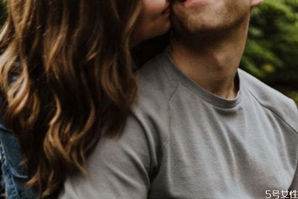 如何破解情侶厭倦期 怎樣熬過(guò)戀愛(ài)厭倦期 如何破解情侶厭倦期 怎樣熬過(guò)戀愛(ài)厭倦期