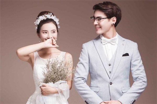 婚姻是選擇合適的還是相愛的 婚姻選擇愛的人還是合適的人 婚姻是選擇合適的還是相愛的 婚姻選擇愛的人還是合適的人