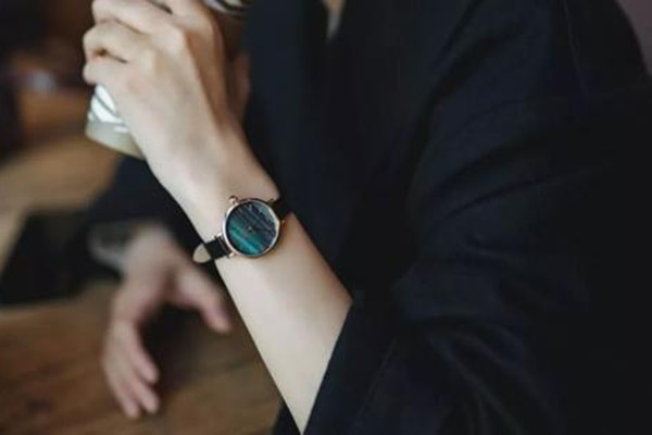 lola rose寶石手表好看嗎 lola rose寶石手表哪個國家的 lola rose寶石手表好看嗎 lola rose寶石手表哪個國家的