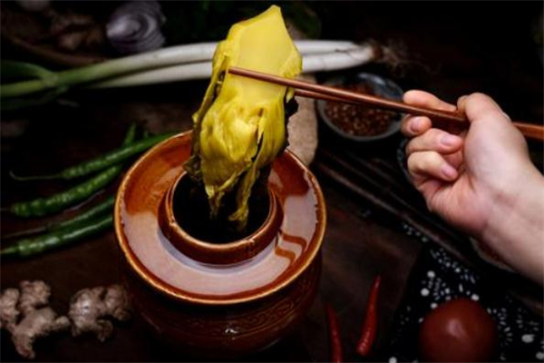 腌酸菜用什么容器最好 酸菜怎么腌制才會酸 腌酸菜用什么容器最好 酸菜怎么腌制才會酸